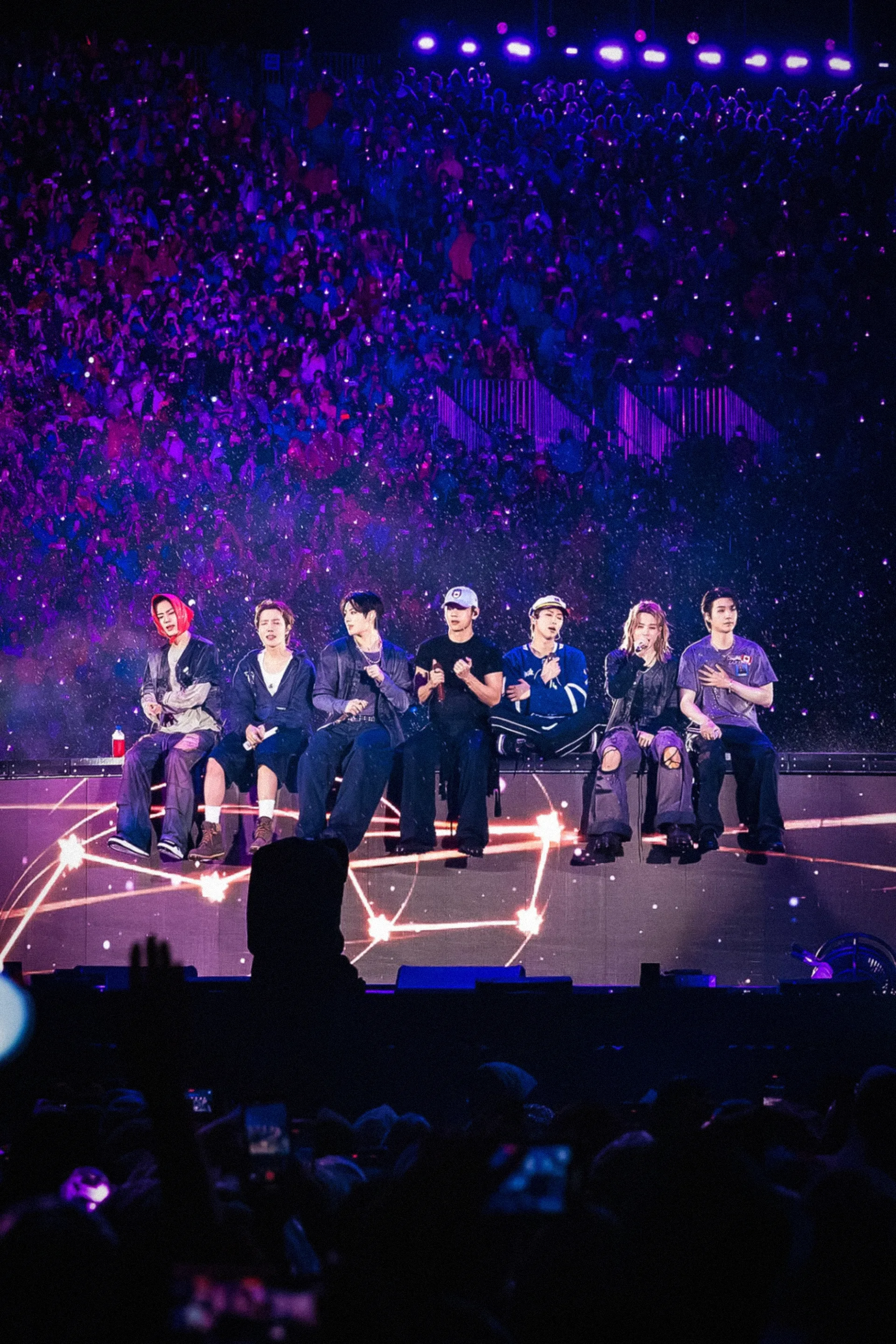 ARMYS de Brasil amenazaron a BTS si no llevan las pantallas laterales a su show